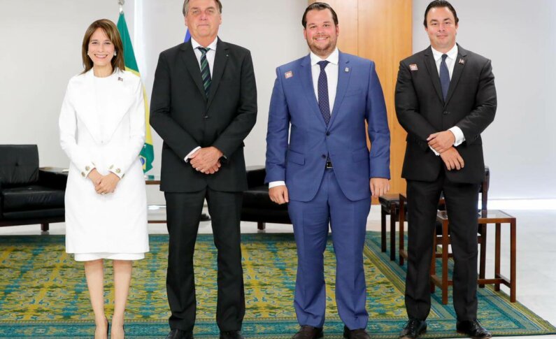 La embajadora Patricia Villegas de Jorge presentó cartas credenciales ante el presidente Jair Bolsonaro
