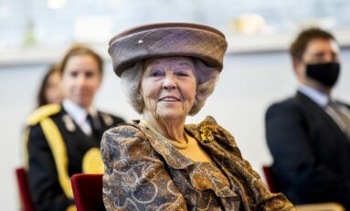 Así es la reina Beatriz, la royal que más ha reinado en Holanda: de su huelga de hambre cuando su madre no aceptó a su prometido al papel de abuela ejemplar que ejerce con Catalina Amalia