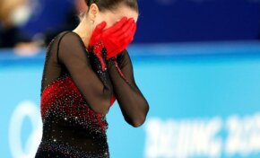Juegos de Invierno: El caso Kamila Valieva, el escándalo de Beijing 2022, "volvió la Guerra Fría y la sombra rusa del dóping".