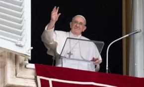 Toma de posición:  El Papa Francisco afirmó que “la Iglesia no rechaza homosexuales, las personas de la Iglesia lo hacen