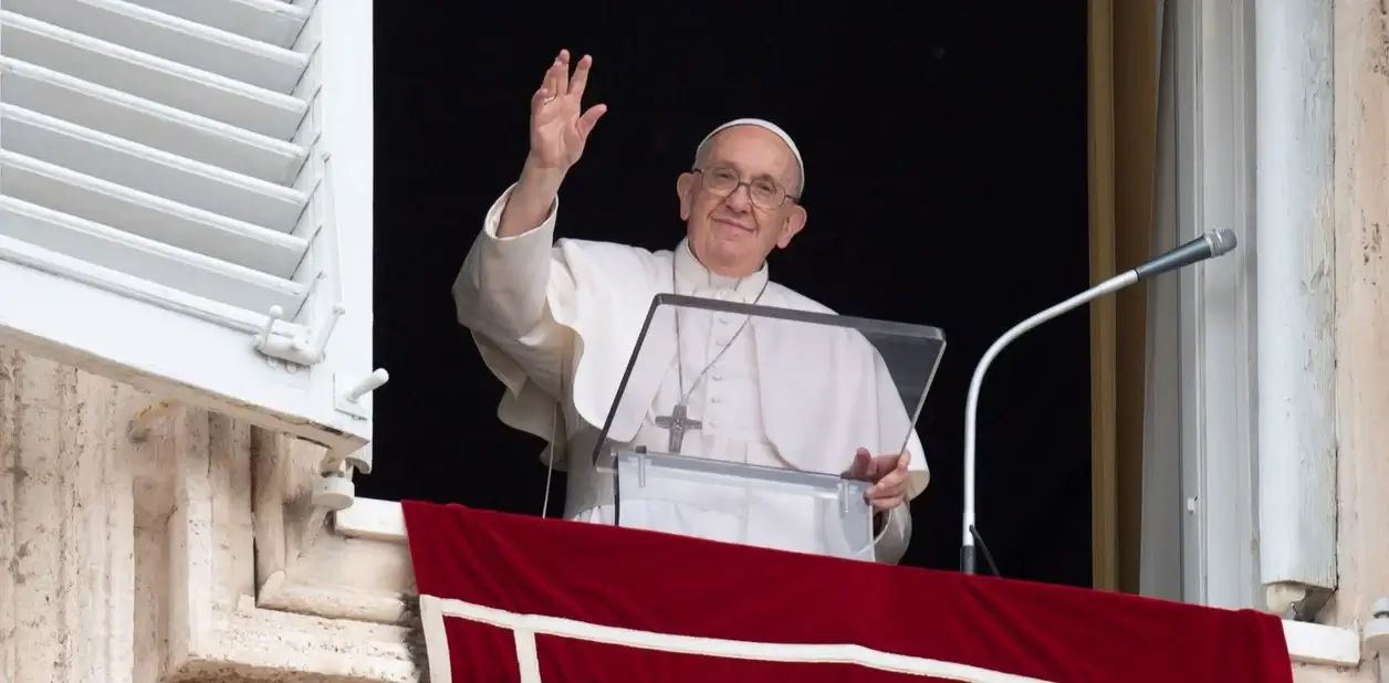 Toma de posición:  El Papa Francisco afirmó que “la Iglesia no rechaza homosexuales, las personas de la Iglesia lo hacen