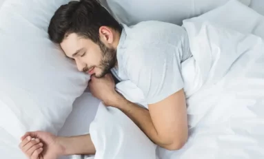 Dormir bien ayuda a bajar el riesgo de infarto y ACV: 5 consejos fáciles para lograrlo