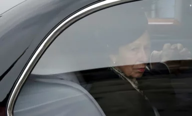 La princesa Ana, la única hija de la reina Isabel, apegada a su madre y con un futuro rol clave en la monarquía