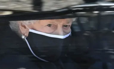 El imponente garaje de Isabel II, la reina que sabía de mecánica y manejó 4x4 hasta los 90 años