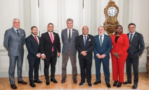Embajador Pablo Valentín recibe por primera vez una delegación de diputados dominicanos en visita oficial a la Asamblea Federal de Suiza
