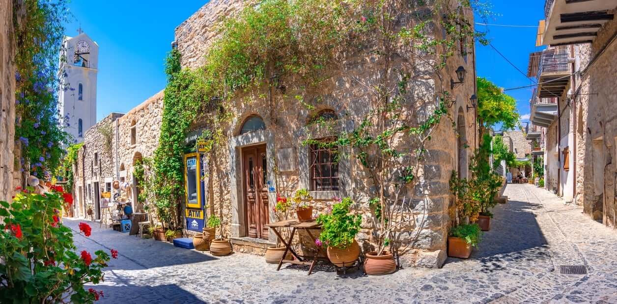 Cómo es Chios, una isla griega con pueblos medievales encantadores