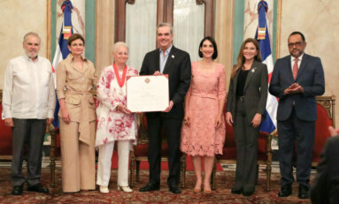 Presidente Abinader concede Orden Heráldica de Cristóbal Colón a la señora Rosa Margarita Bonetti, mejor conocida como Pirigua