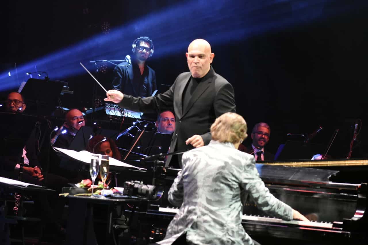 Raúl Di Blasio deslumbró con su concierto sinfónico en el Teatro Nacional