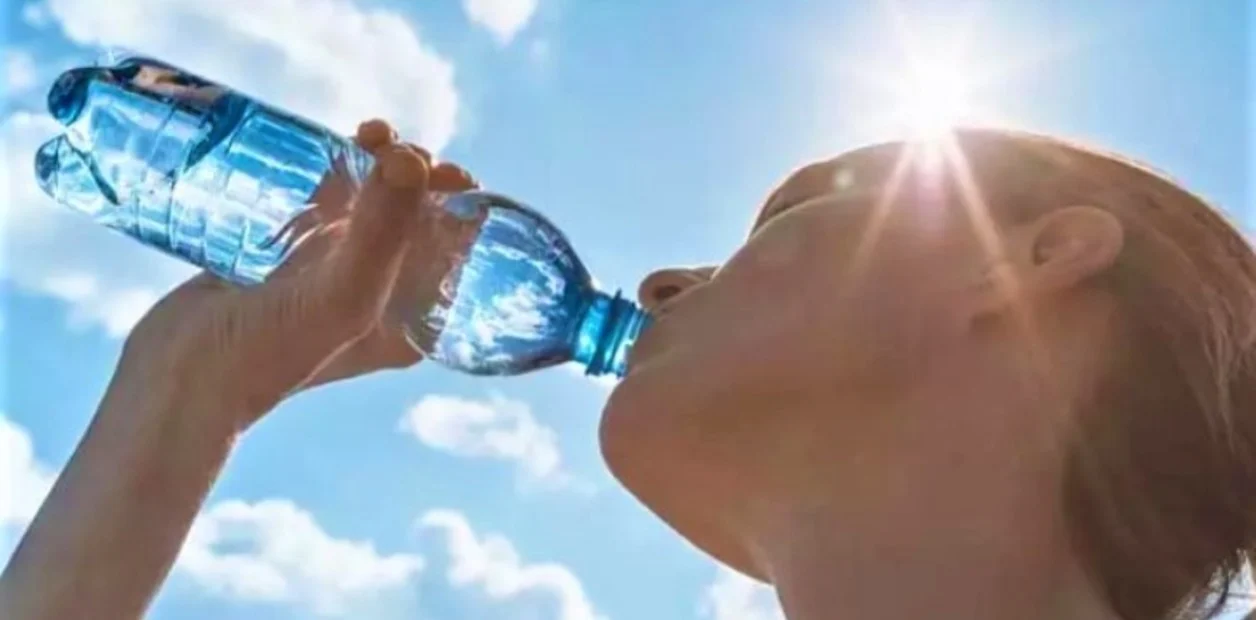 No es el agua: este es el mejor líquido para hidratarse, según un estudio