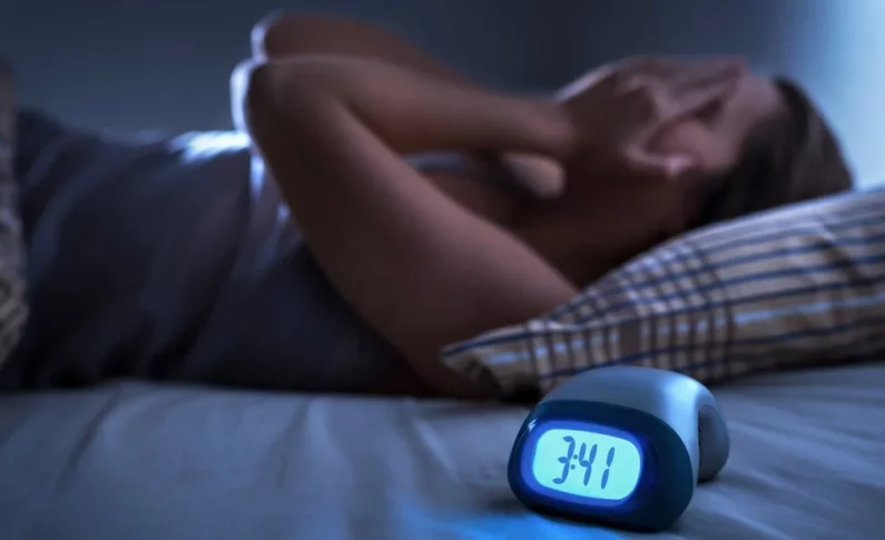 Insomnio: la conducta frecuente que lo empeora y 10 consejos para dormir mejor