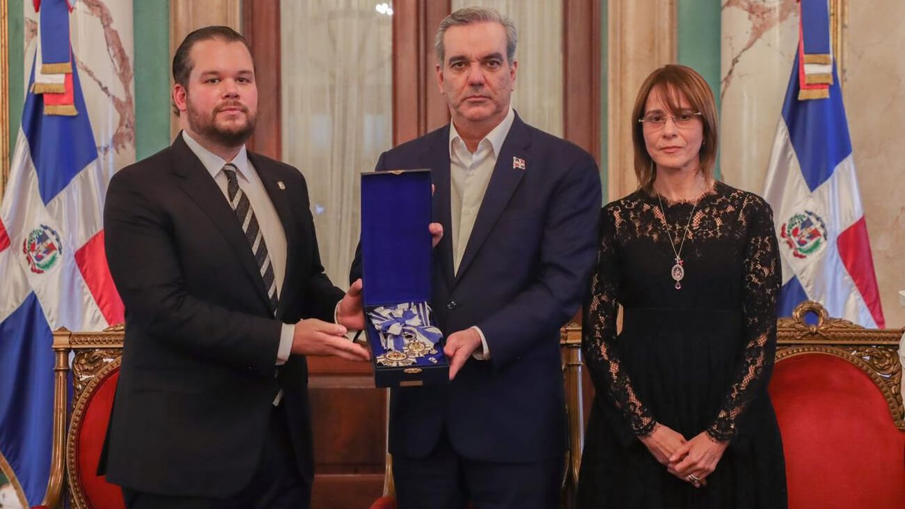 Presidente Luis Abinader concede condecoración póstuma a Orlando Jorge Mera en la Orden del Mérito Duarte, Sánchez y Mella