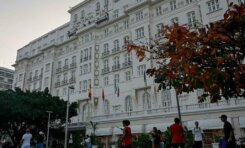 El Copacabana Palace cumple 100 años: el hotel de Río de Janeiro donde Janis Joplin nadó desnuda y el libro de visitas se mira con guantes blancos