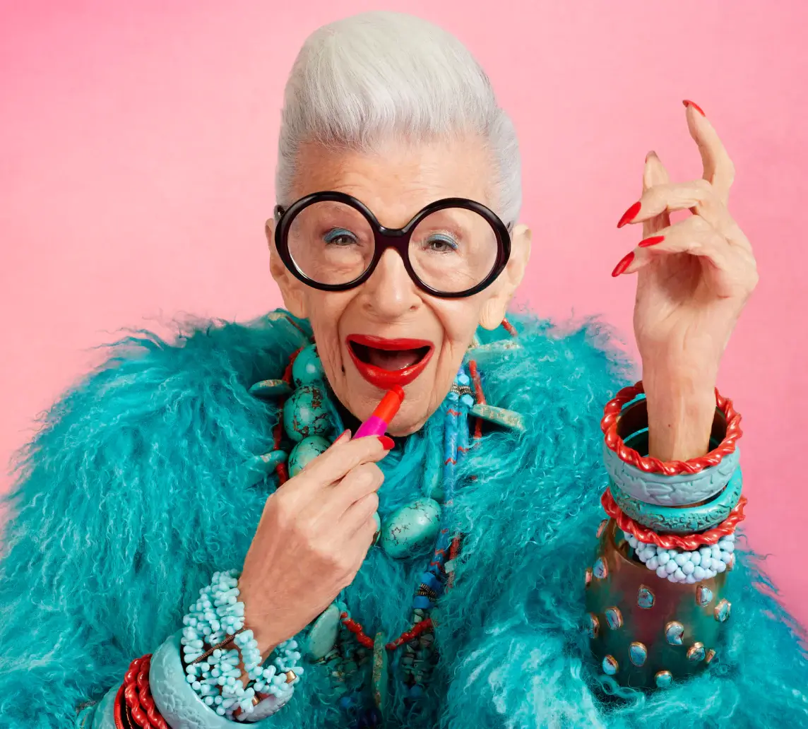 Fallece la empresaria y celebridad de moda Iris Apfel a los 102 años