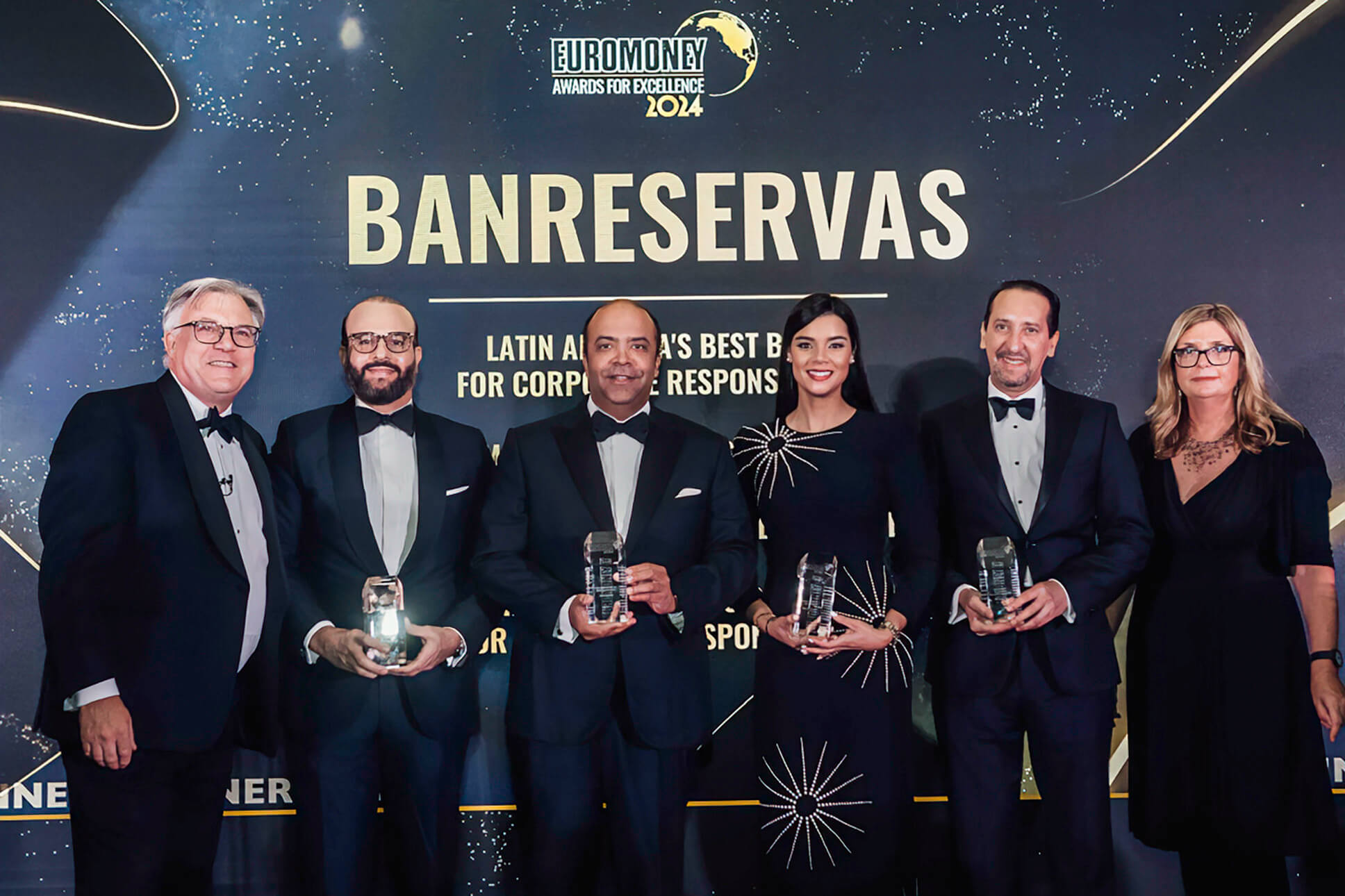 Banreservas recibe cuatro premios otorgados por Euromoney